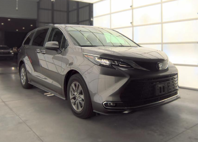 2024 Toyota Sienna XLE